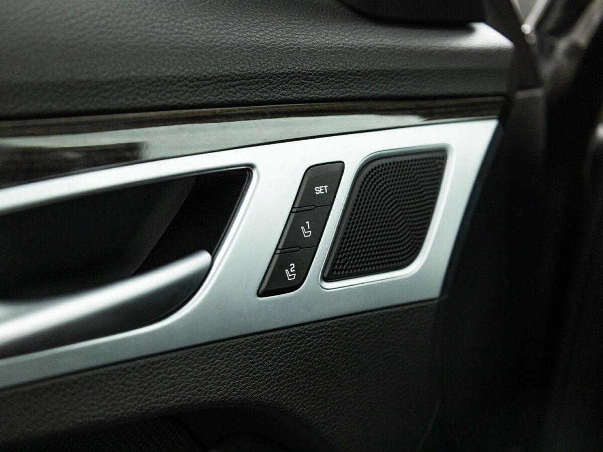 Hyundai Genesis 2015 года с пробегом. Фото: #15