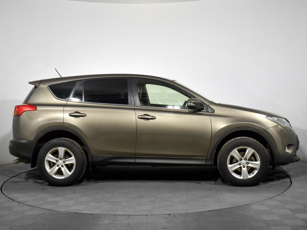 Toyota RAV4 2013 года с пробегом. Фото: #3