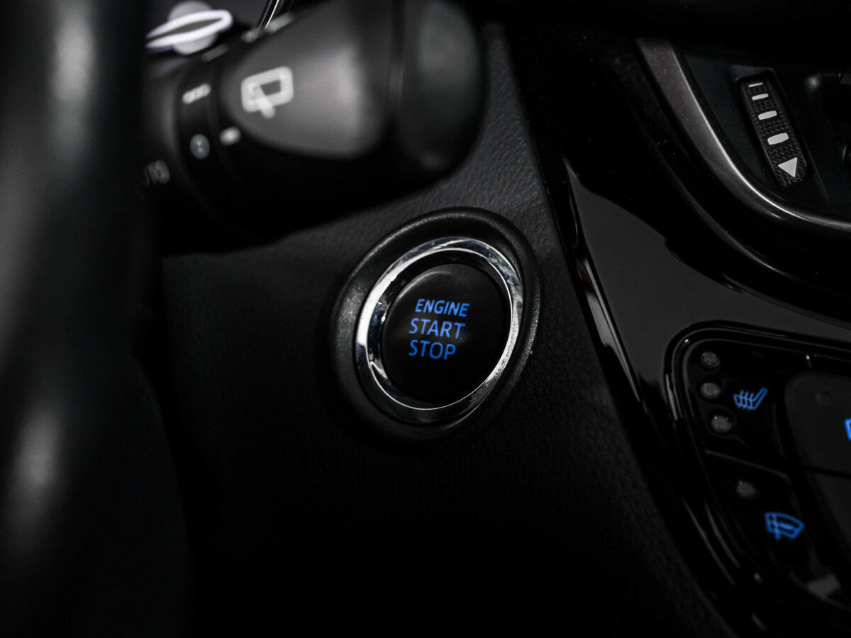 Toyota C-HR 2019 года с пробегом. Фото: #16