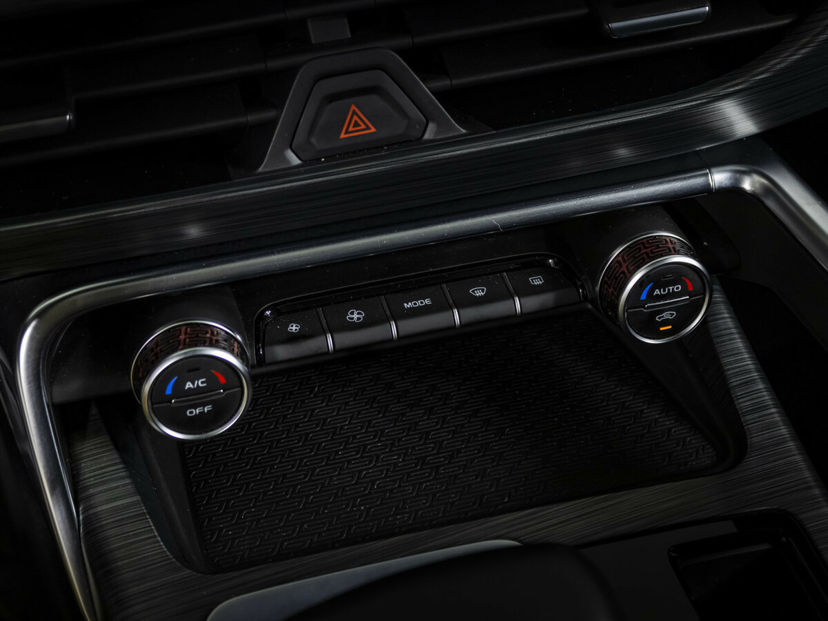 Geely Tugella 2023 года с пробегом. Фото: #12