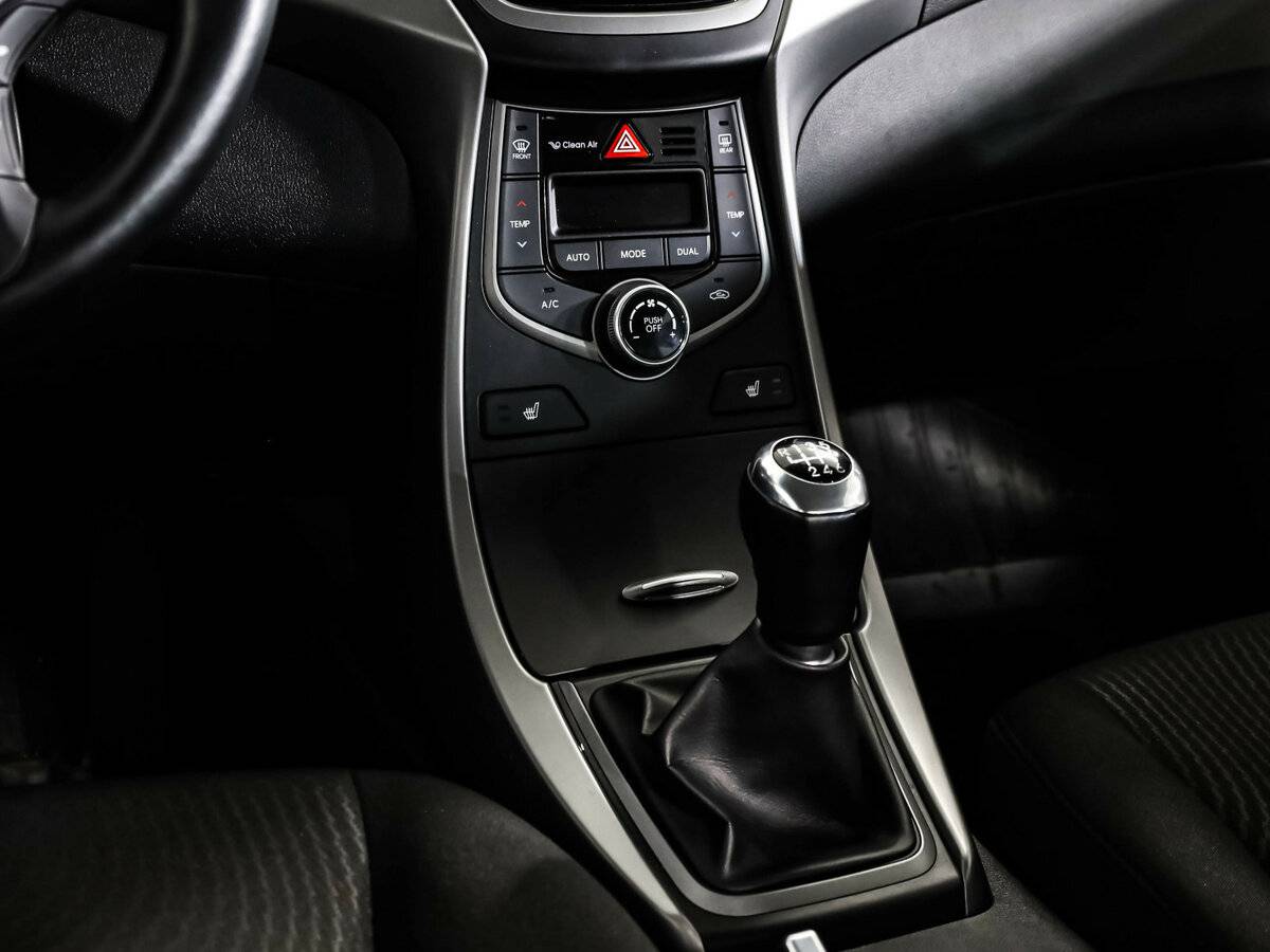 Б/У Хендай Елантра 2015 года. Фото: #10