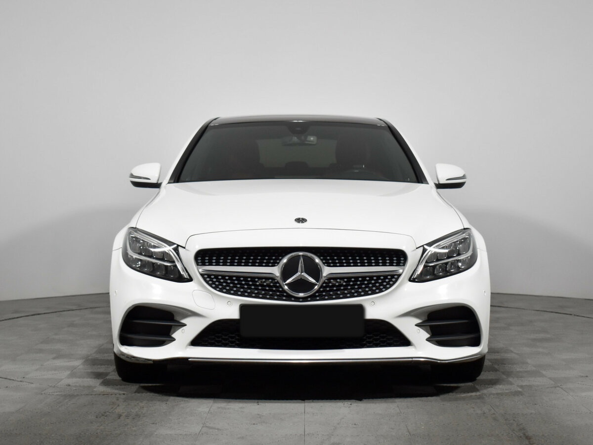 Mercedes-Benz C-Класс 2018 года с пробегом. Фото: #1