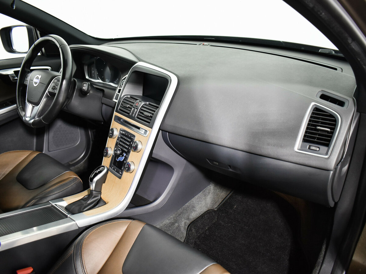 Volvo XC60 2017 года с пробегом. Фото: #10