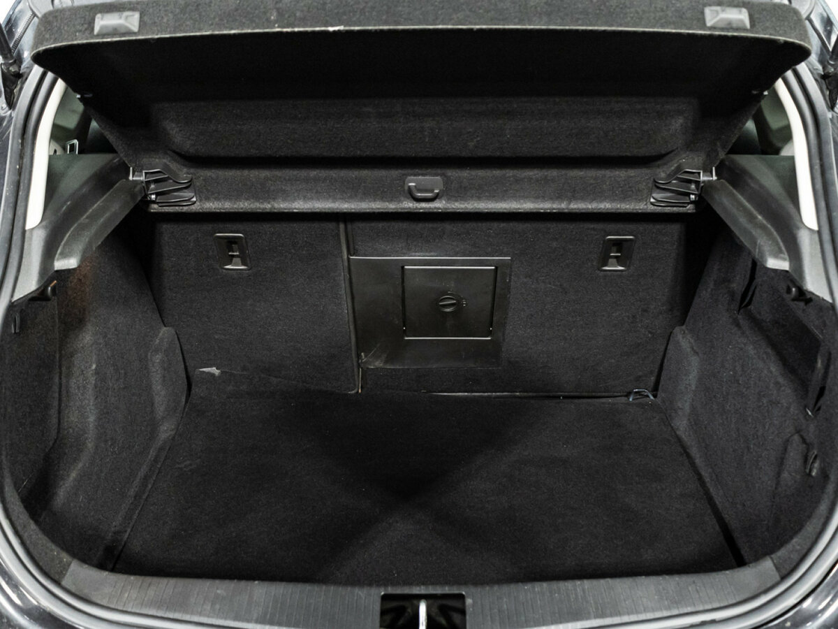 Б/У Опель Астра 2013 года. Фото: #2