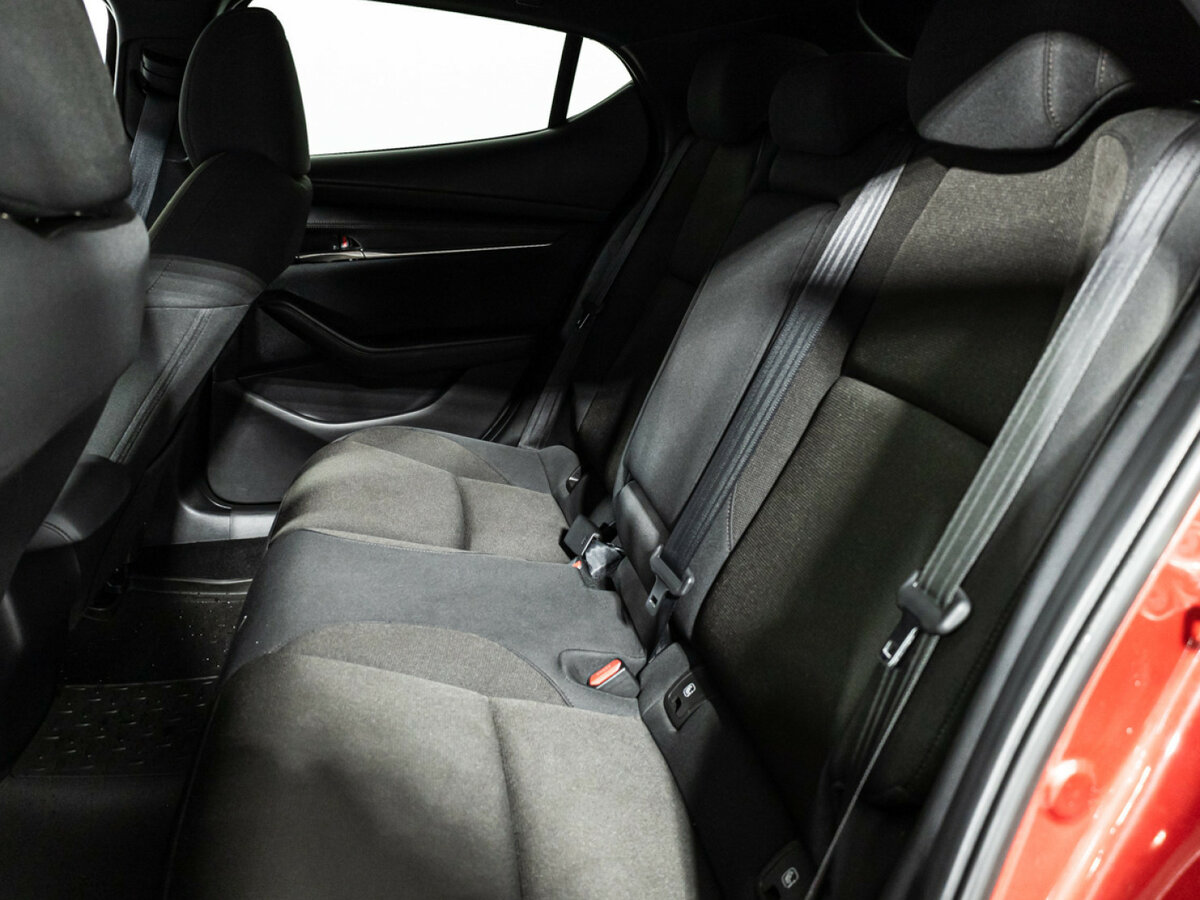 Mazda 3 2019 года с пробегом. Фото: #9