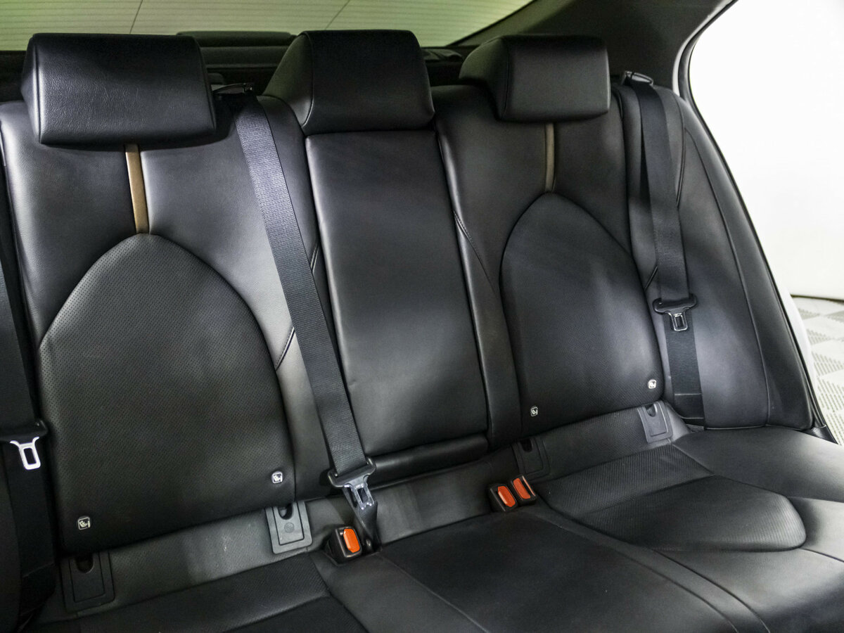 Toyota Camry 2019 года с пробегом. Фото: #12