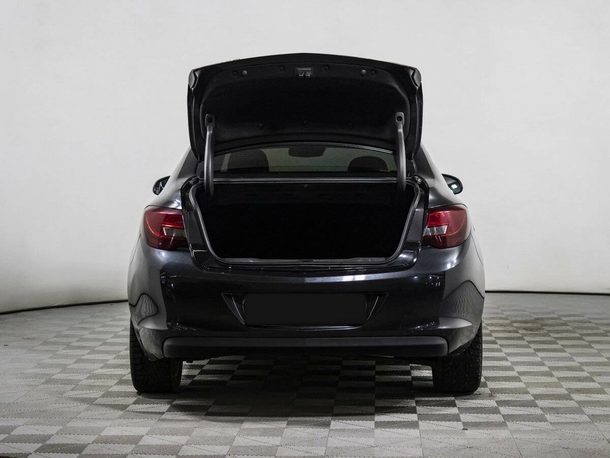 Opel Astra 2013 года с пробегом. Фото: #12