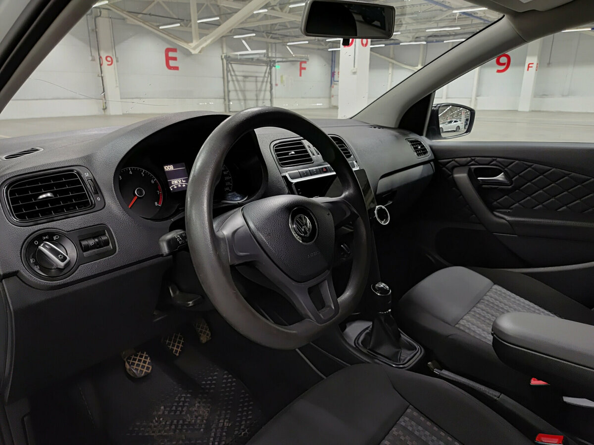 Б/У Фольксваген Поло 2017 года. Фото: #15