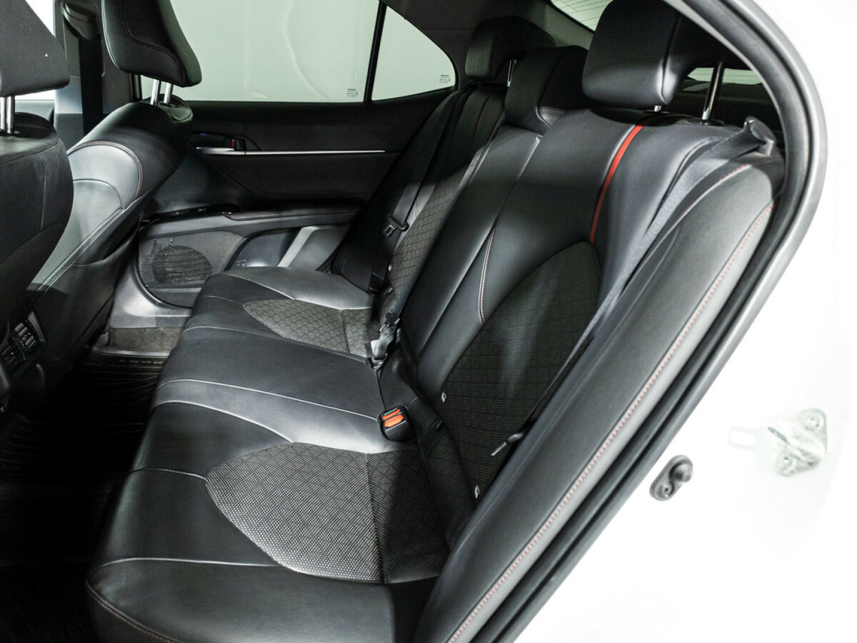 Toyota Camry 2020 года с пробегом. Фото: #7