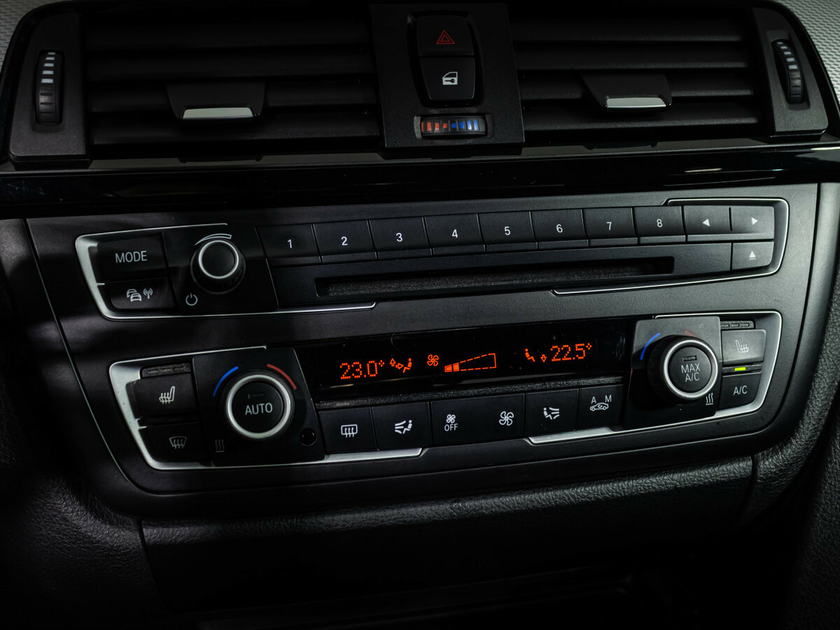 BMW 3 серии 2015 года с пробегом. Фото: #12