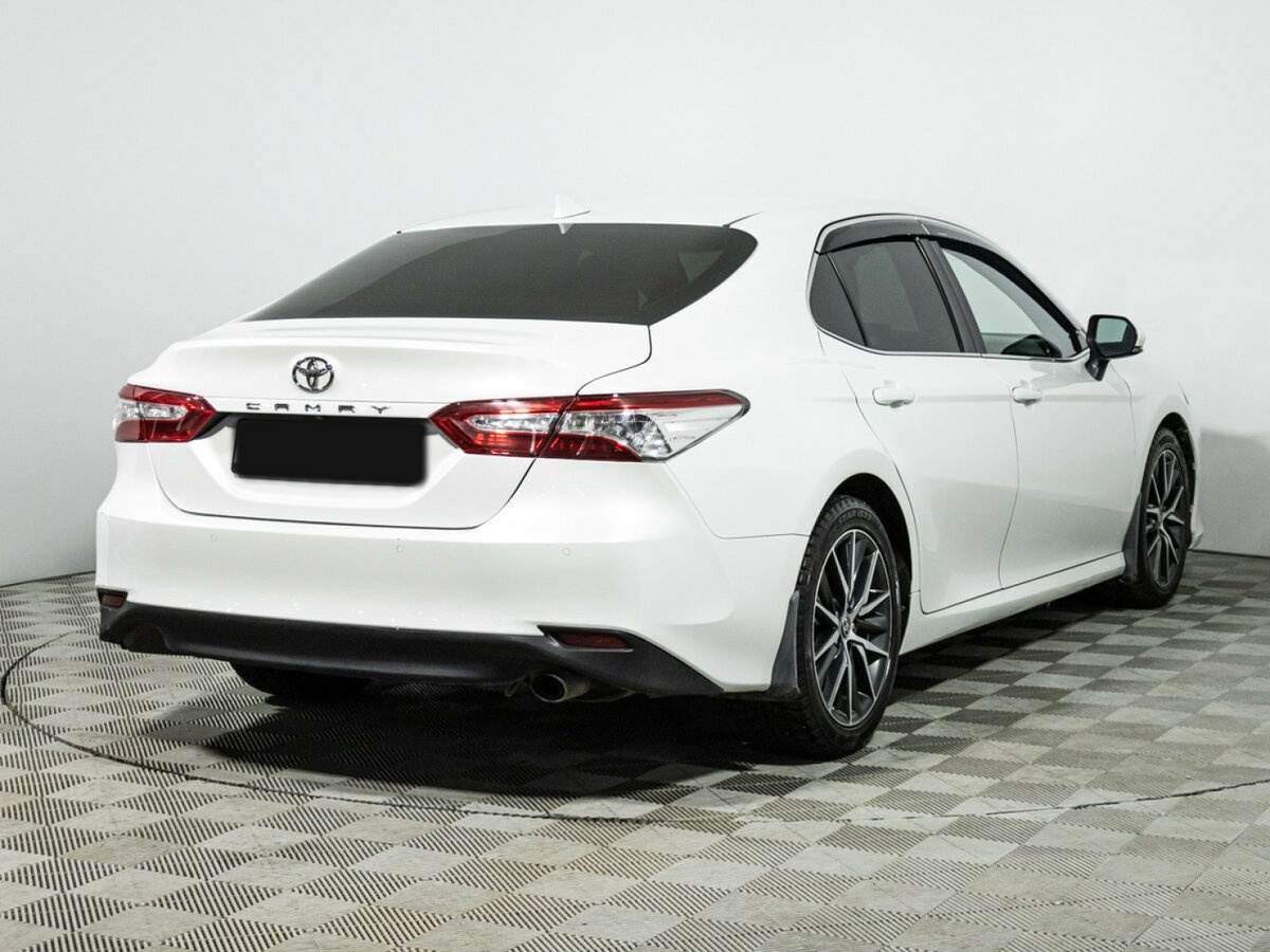 Toyota Camry 2021 года с пробегом. Фото: #4