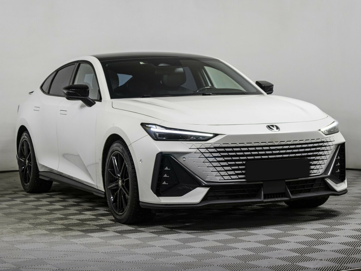 Changan UNI-V 2023 года с пробегом. Фото: #2