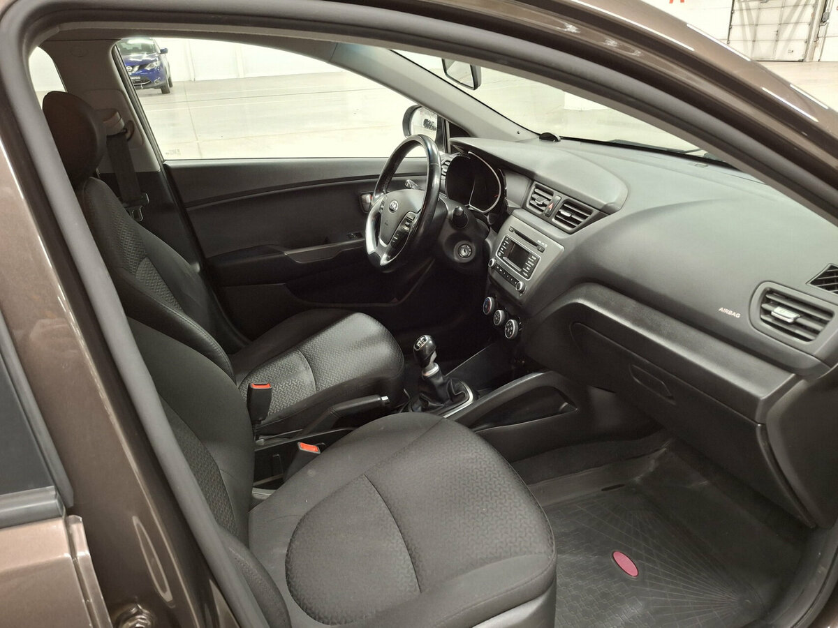 Б/У Киа Рио 2017 года. Фото: #10