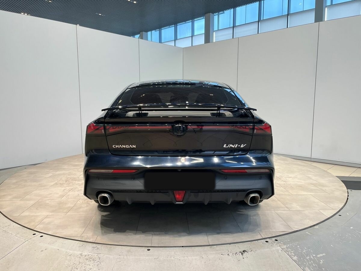 Changan UNI-V 2024 года с пробегом. Фото: #3