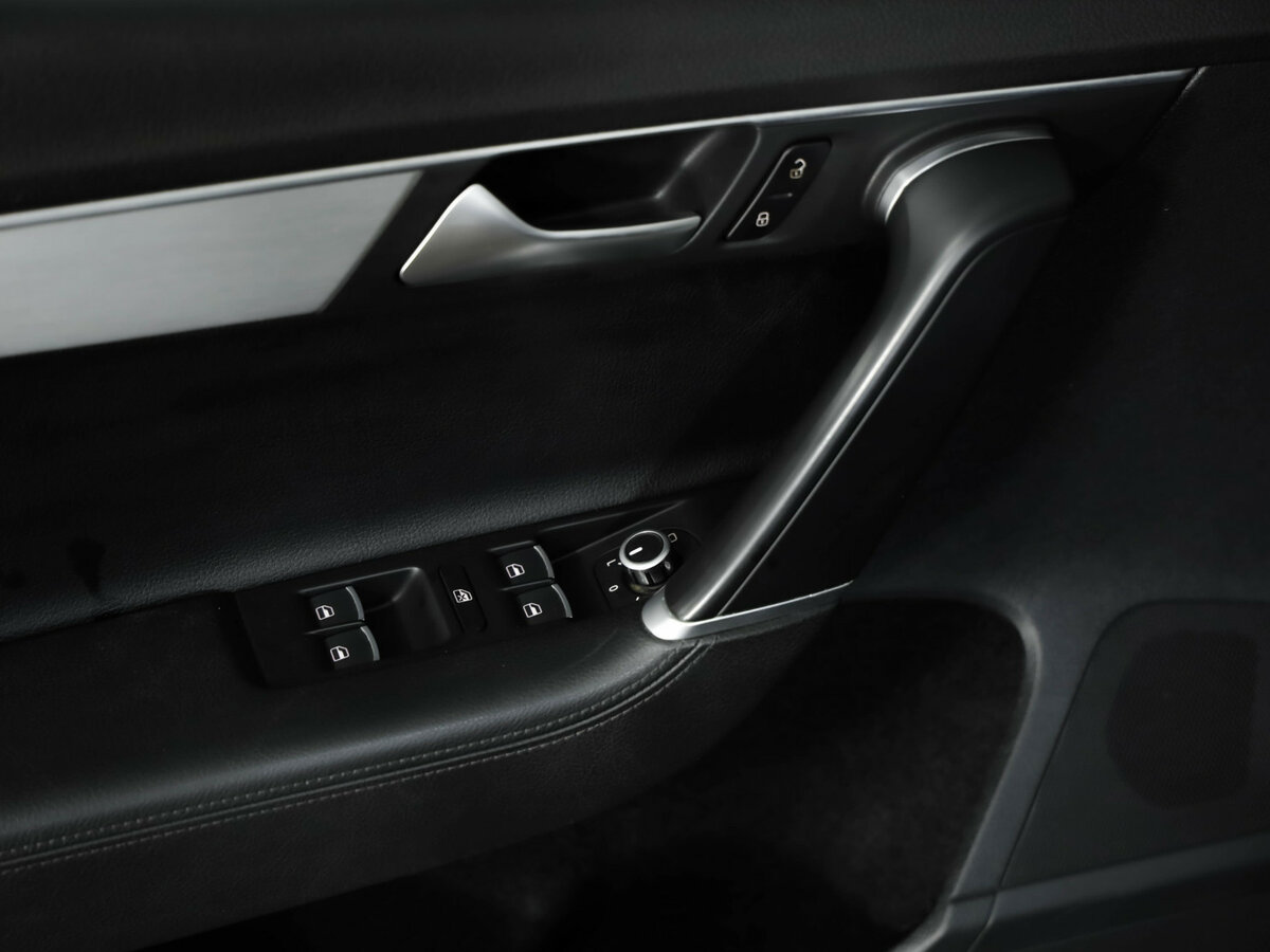 Volkswagen Passat 2014 года с пробегом. Фото: #24