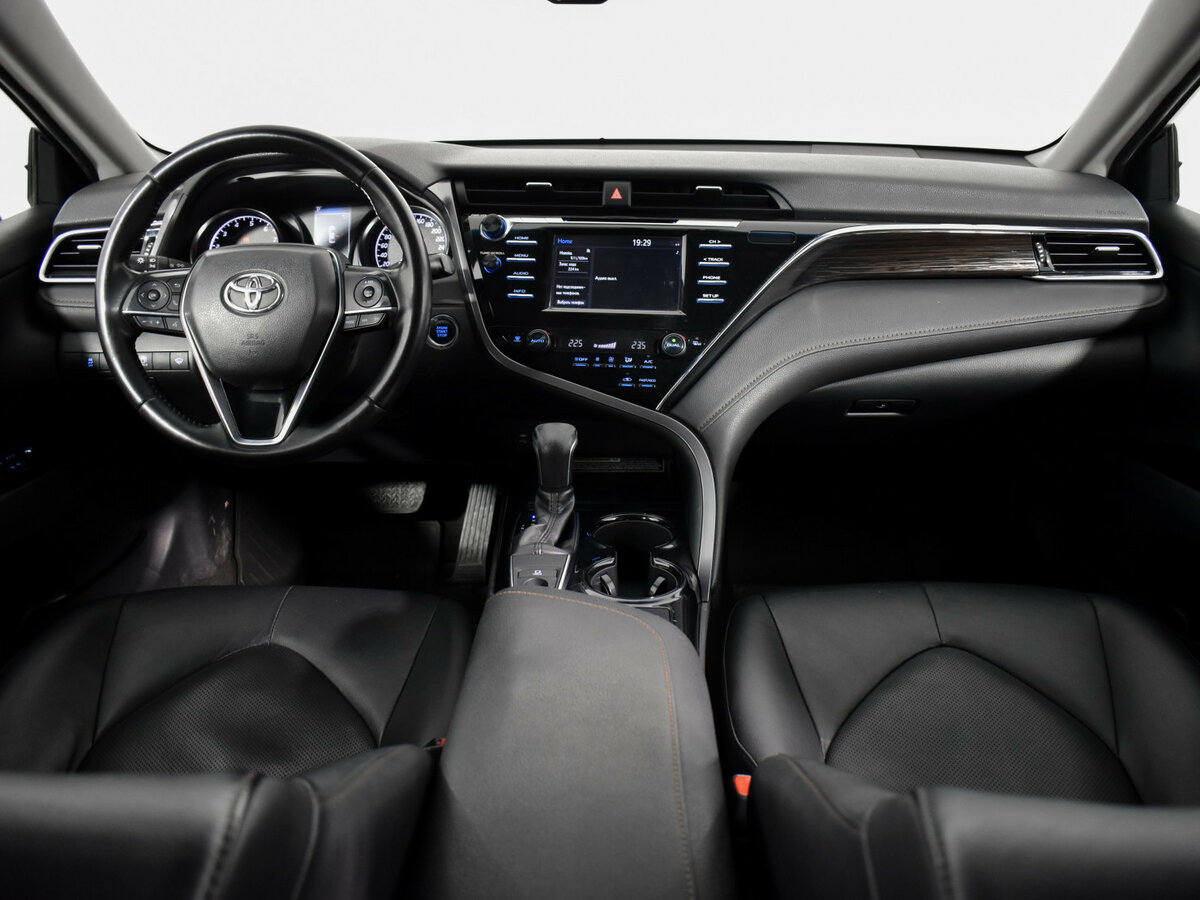 Toyota Camry 2020 года с пробегом. Фото: #8