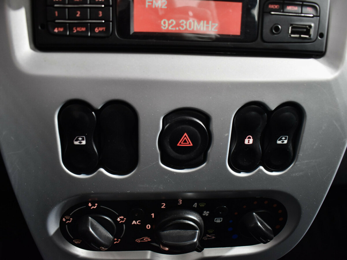 Б/У Рено Сандеро 2014 года. Фото: #13