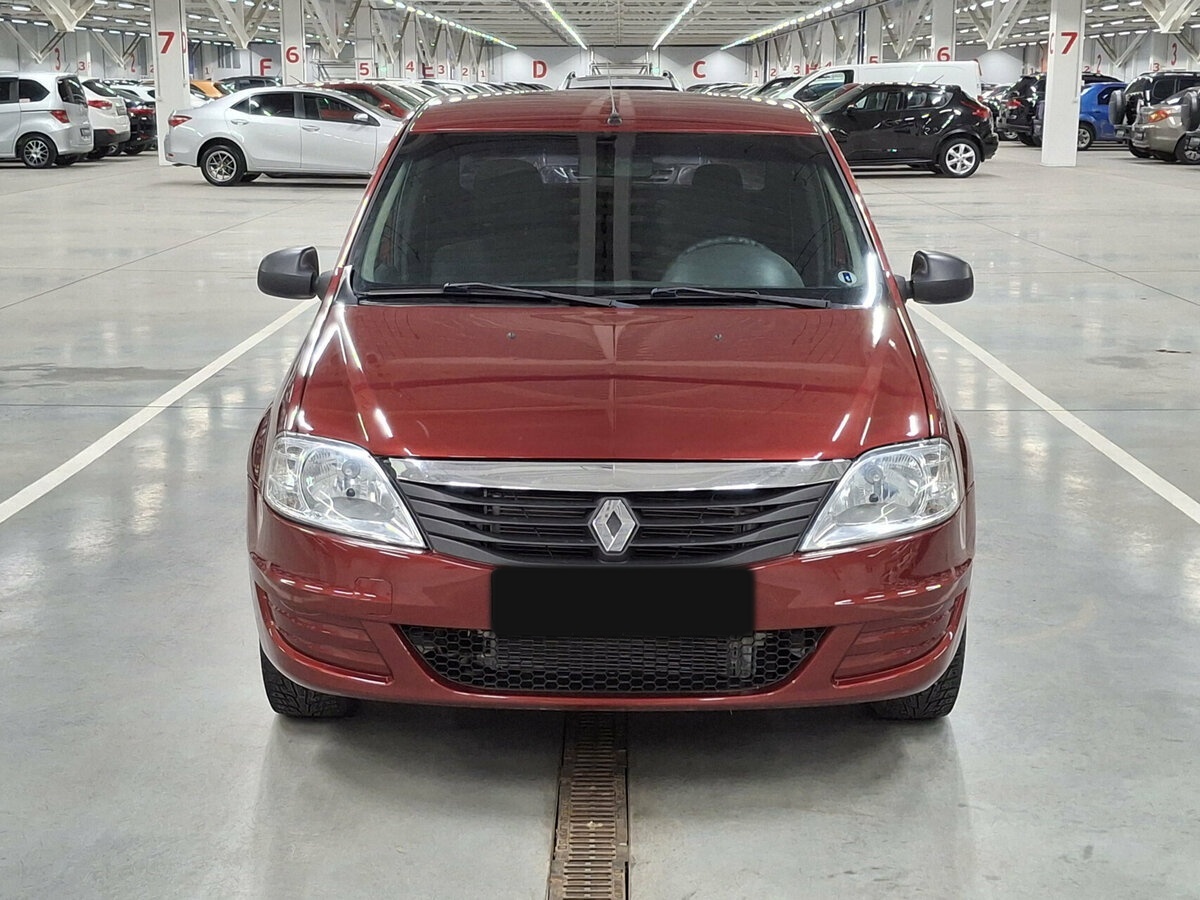 Б/У Рено Логан 2012 года. Фото: #1