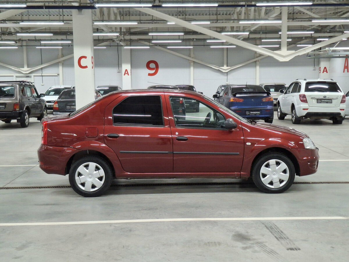 Б/У Рено Логан 2012 года. Фото: #3