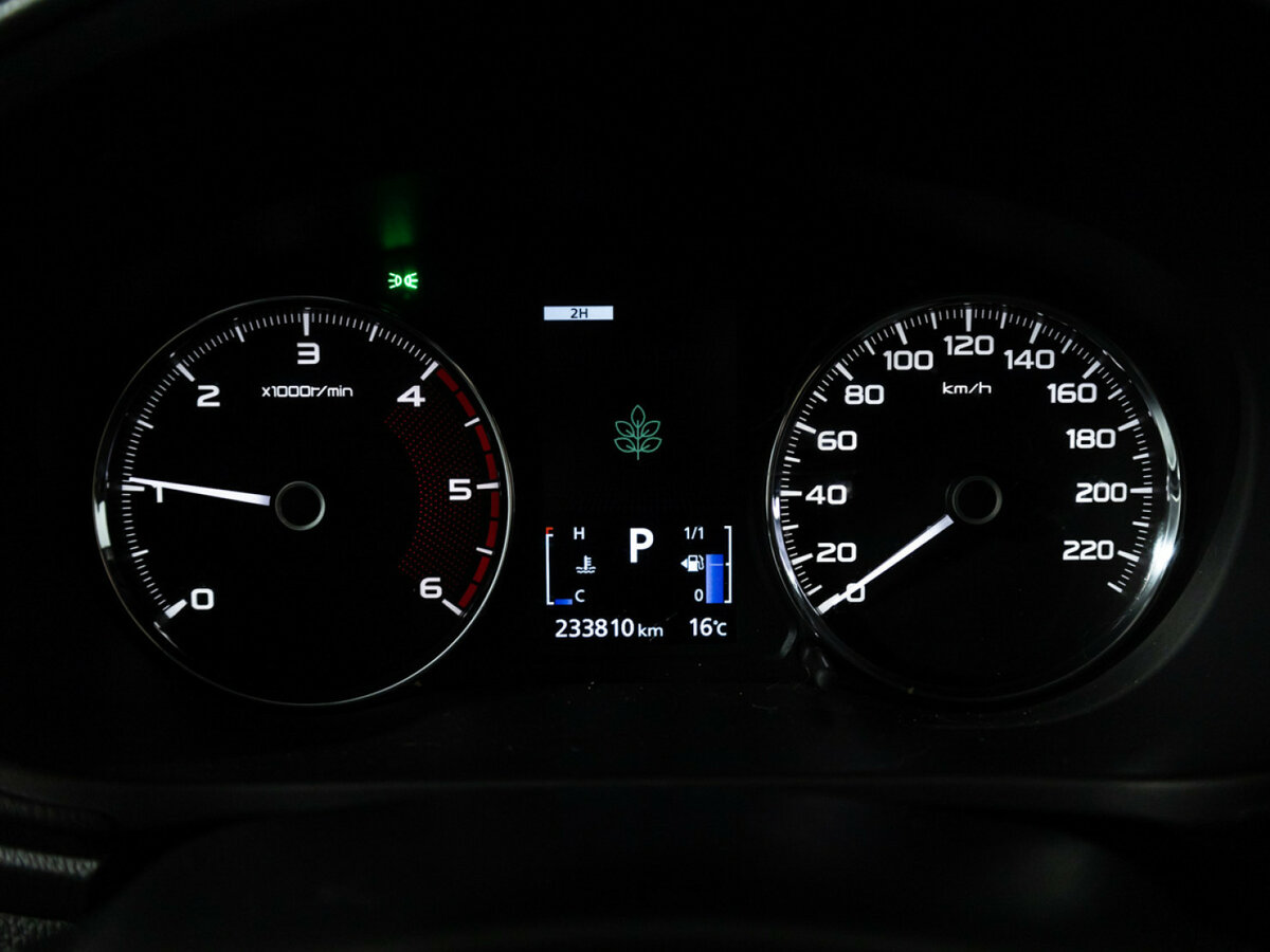 Mitsubishi Pajero Sport 2017 года с пробегом. Фото: #9